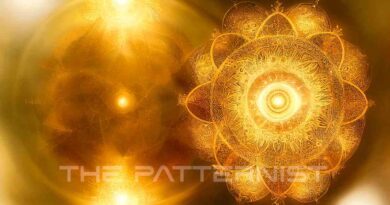 Astroloy_Spiritual_Mandala_of_Perfection_Light_Golden_Il_b6a814